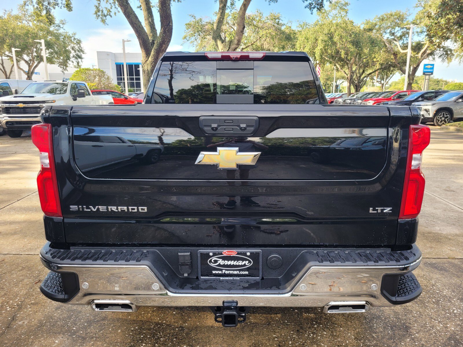 2025 Chevrolet Silverado 1500 LTZ - Photo 7