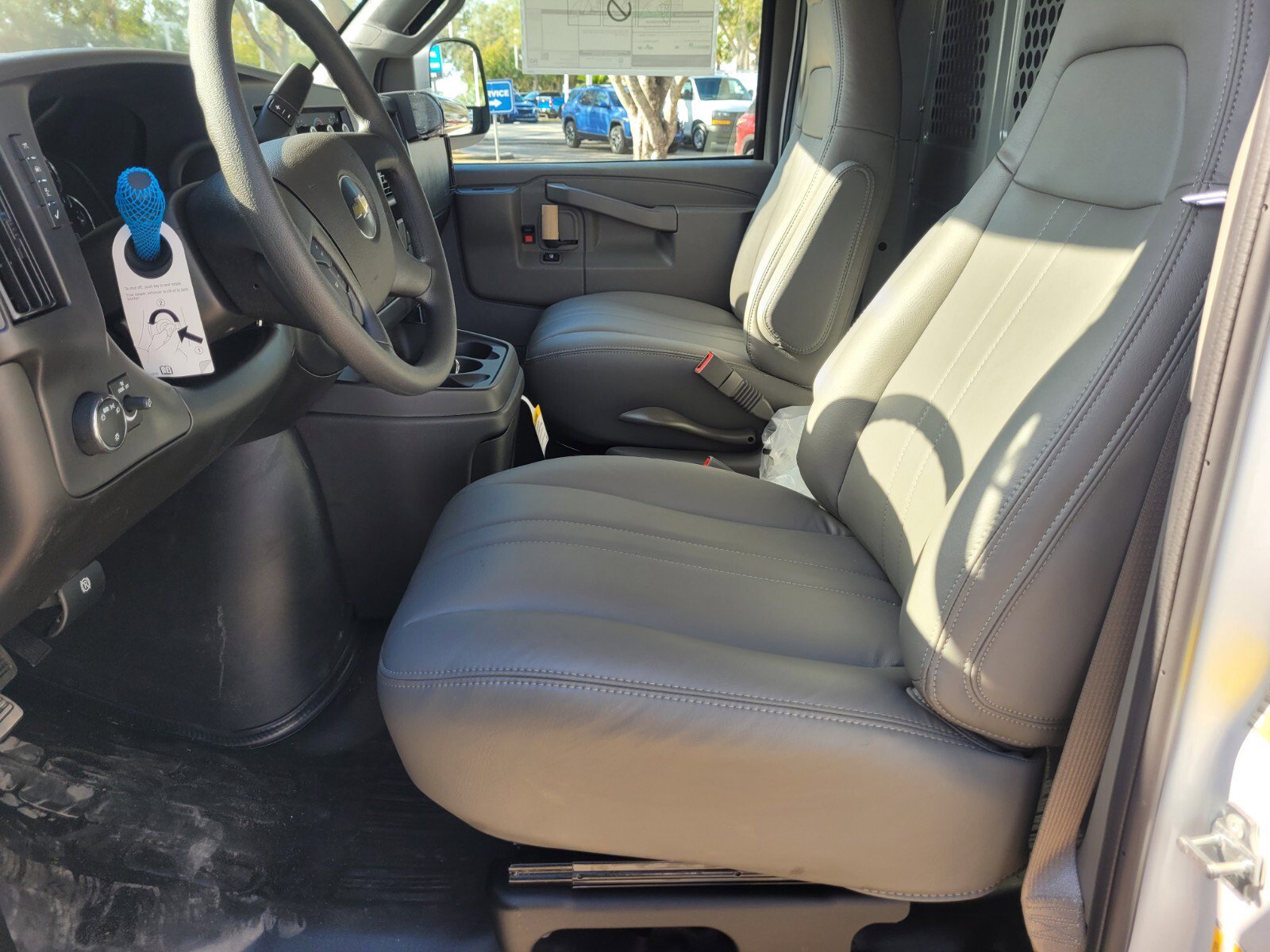 2025 Chevrolet Express Cargo Work Van - Photo 21
