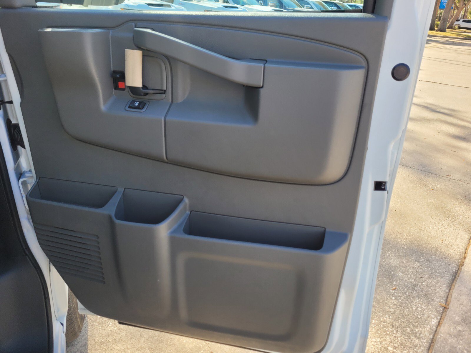 2025 Chevrolet Express Cargo Work Van - Photo 13