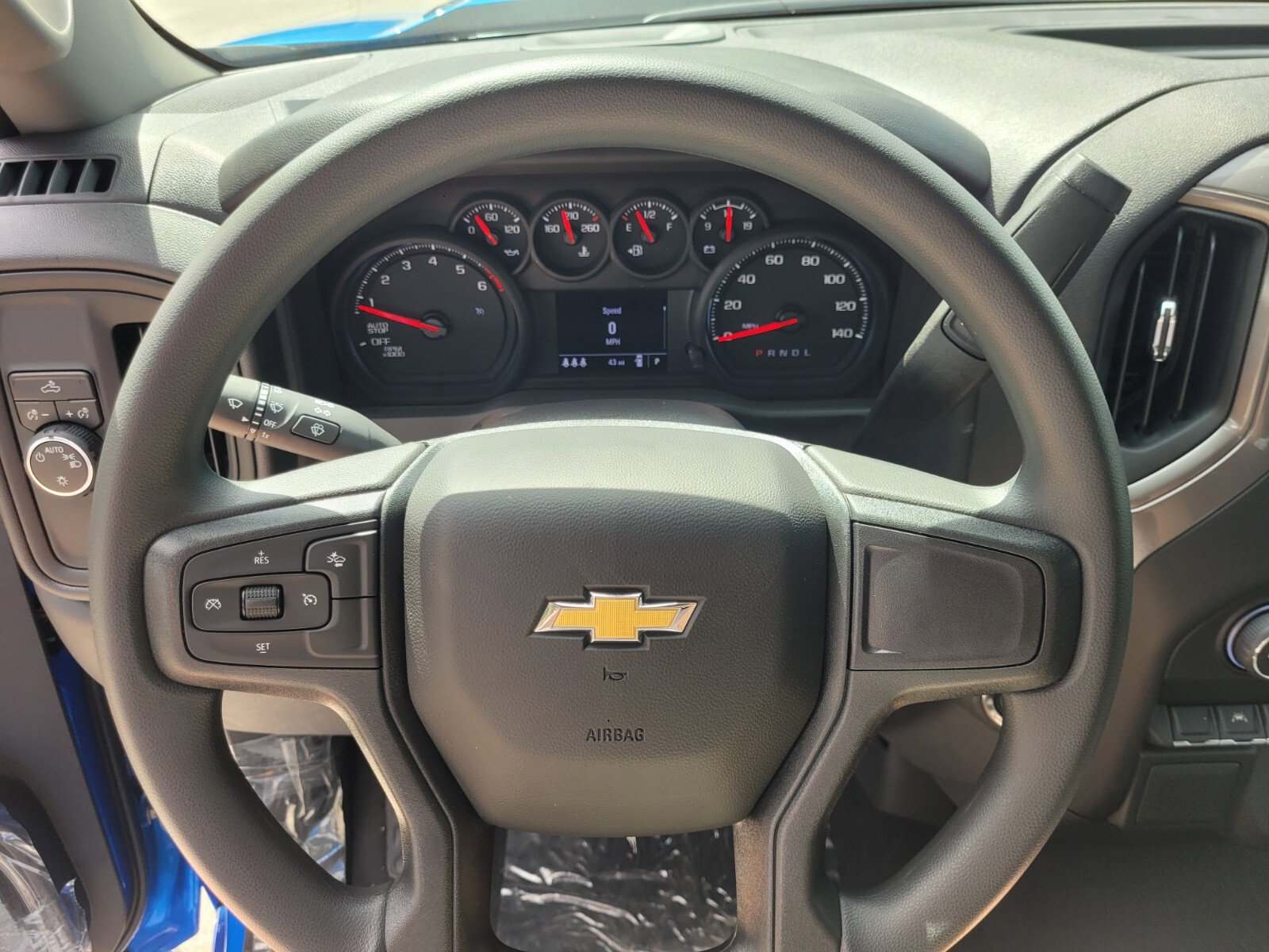 2025 Chevrolet Silverado 1500 Custom - Photo 33