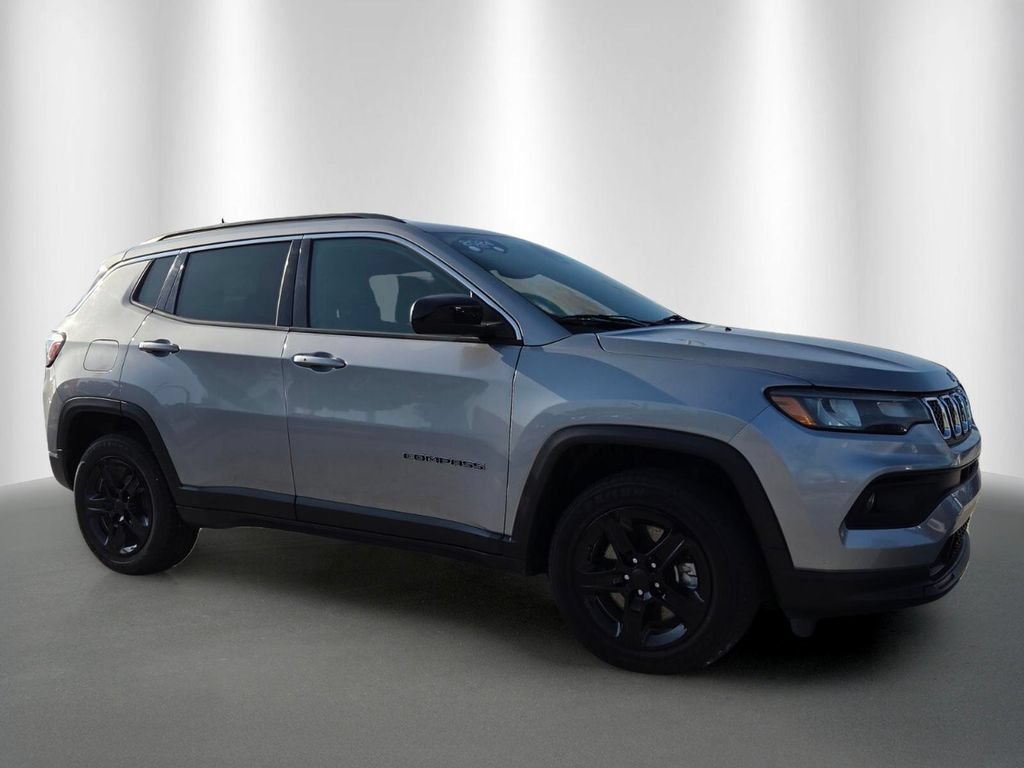 Used 2024 Jeep Compass Latitude SUV