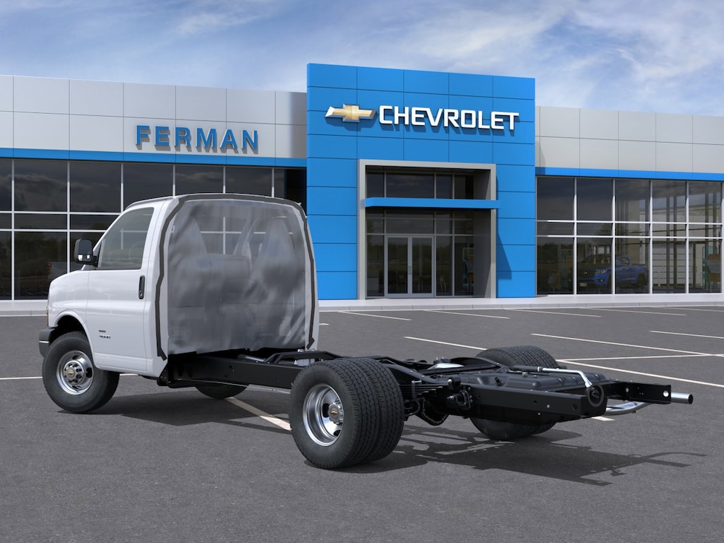 New 2026 Chevrolet Express Cutaway 4500 Van Truck