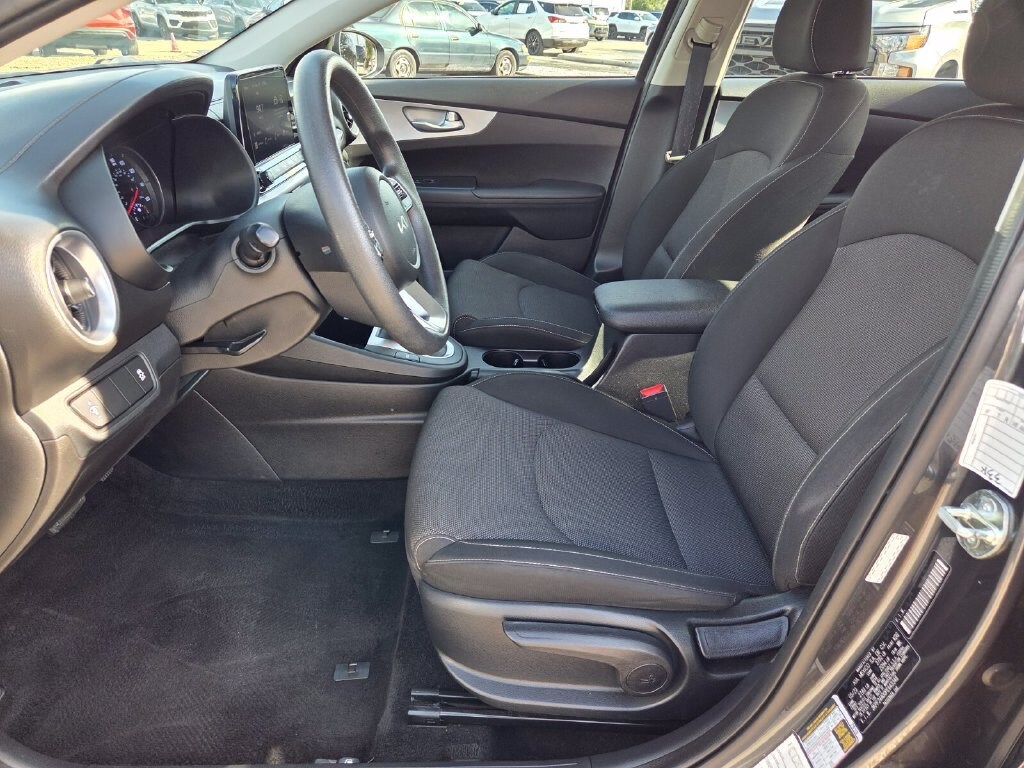 Used 2023 Kia Forte LXS Sedan
