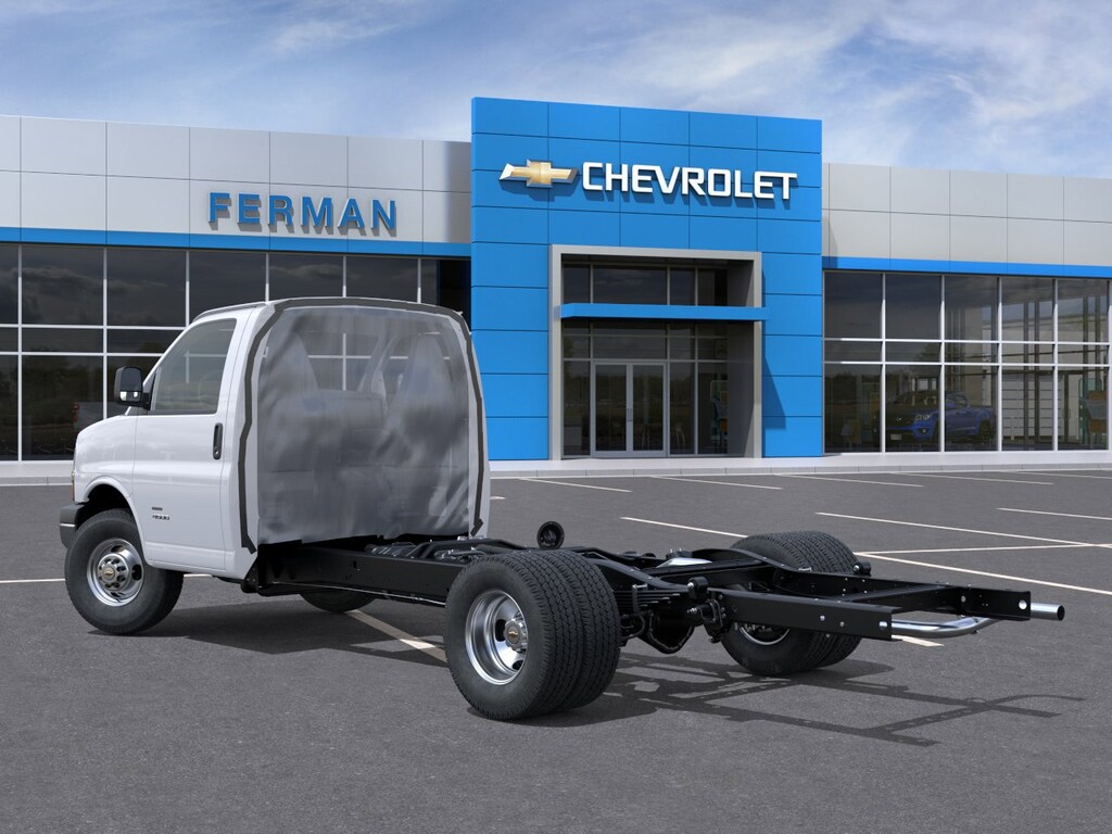 New 2026 Chevrolet Express Cutaway 4500 Van Truck