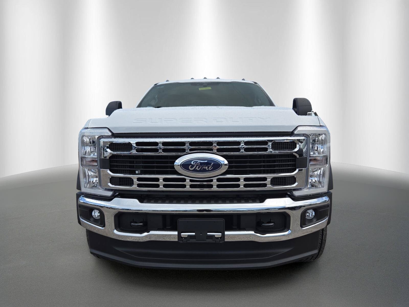 New 2026 Ford F-450 Chassis XL Truck Crew Cab