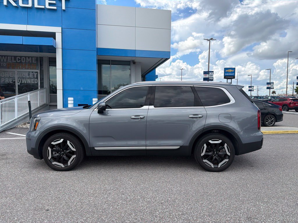 Used 2024 Kia Telluride S SUV