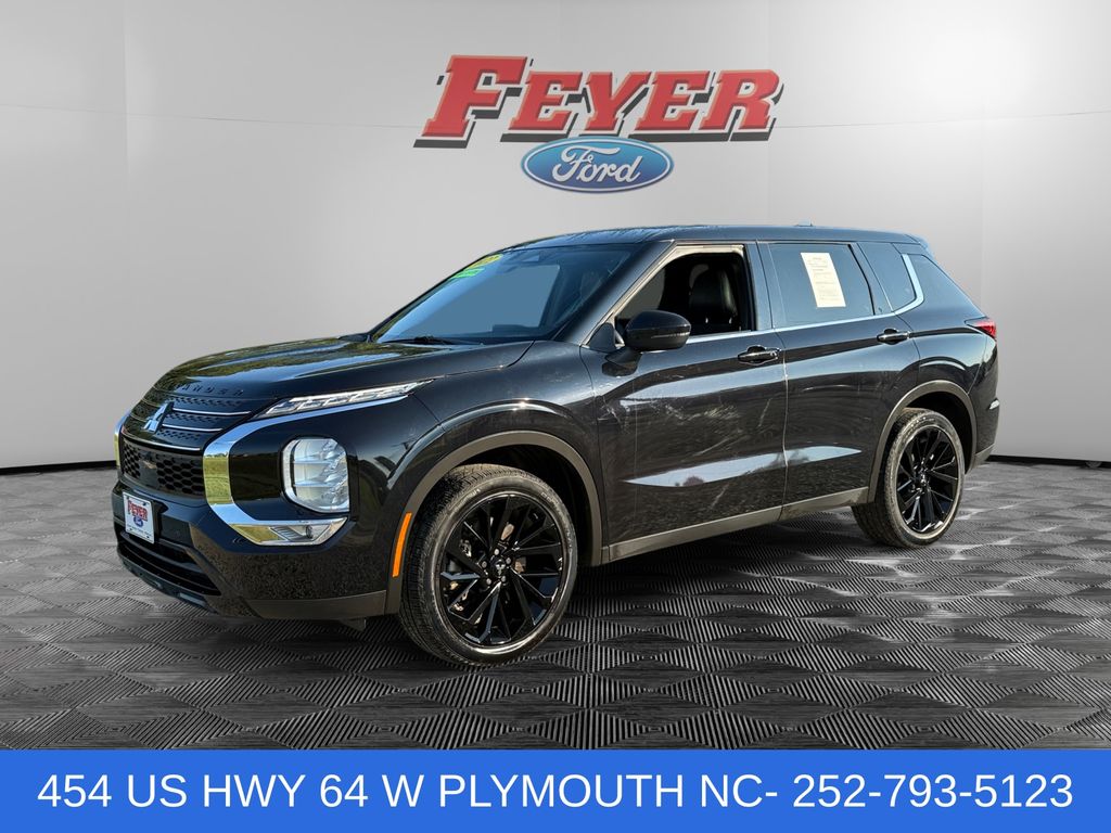 2022 Mitsubishi Outlander SE