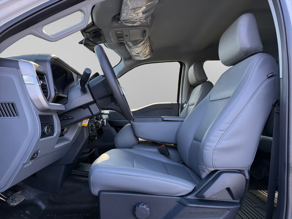 2026 Ford F-350 Super Duty Chassis Cab XL - Photo 13