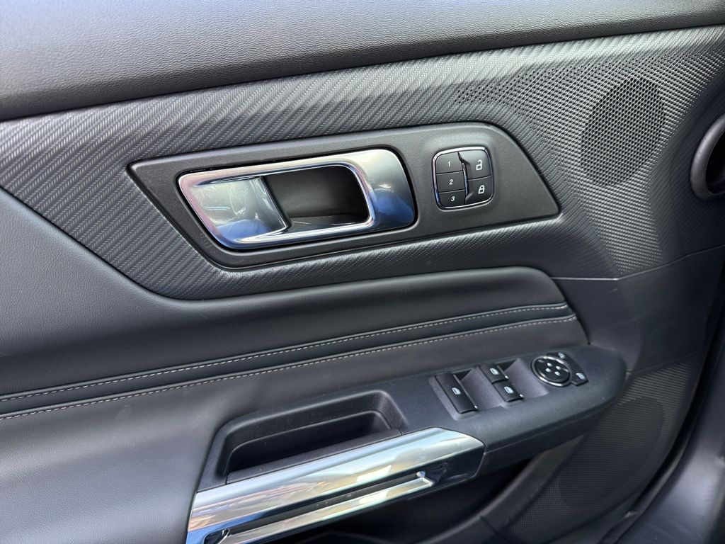2026 Ford Mustang EcoBoost Premium Convertible - Photo 17