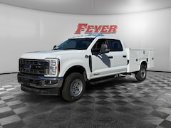 2026 Ford Super Duty F-350 XL w/Knapheide Service Body Chassis