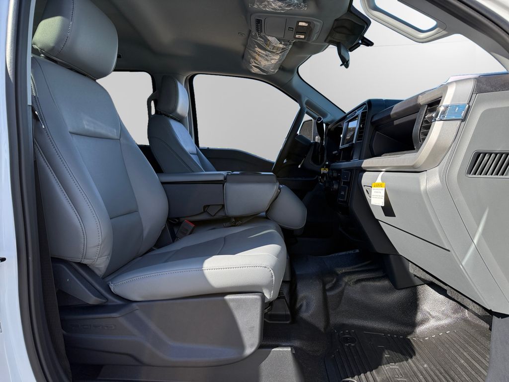 2026 Ford F-350 Super Duty Chassis Cab XL - Photo 14