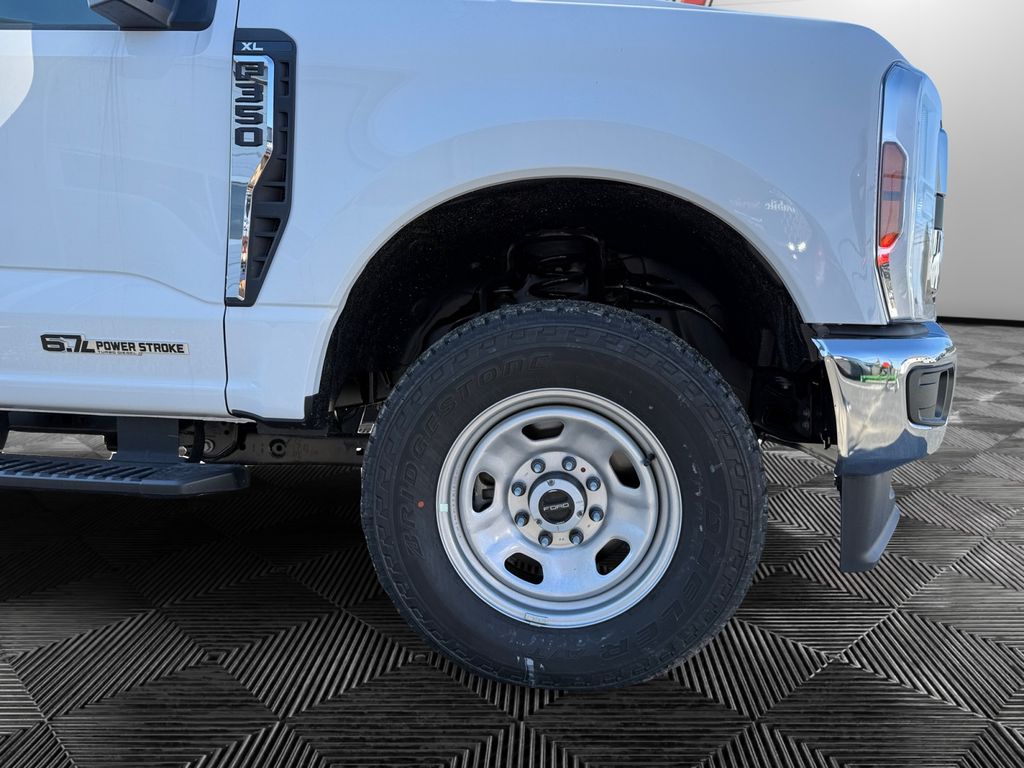 2026 Ford F-350 Super Duty Chassis Cab XL - Photo 9