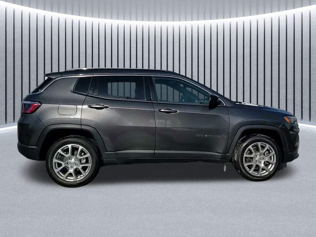 2023 Jeep Compass Latitude Lux - Photo 6