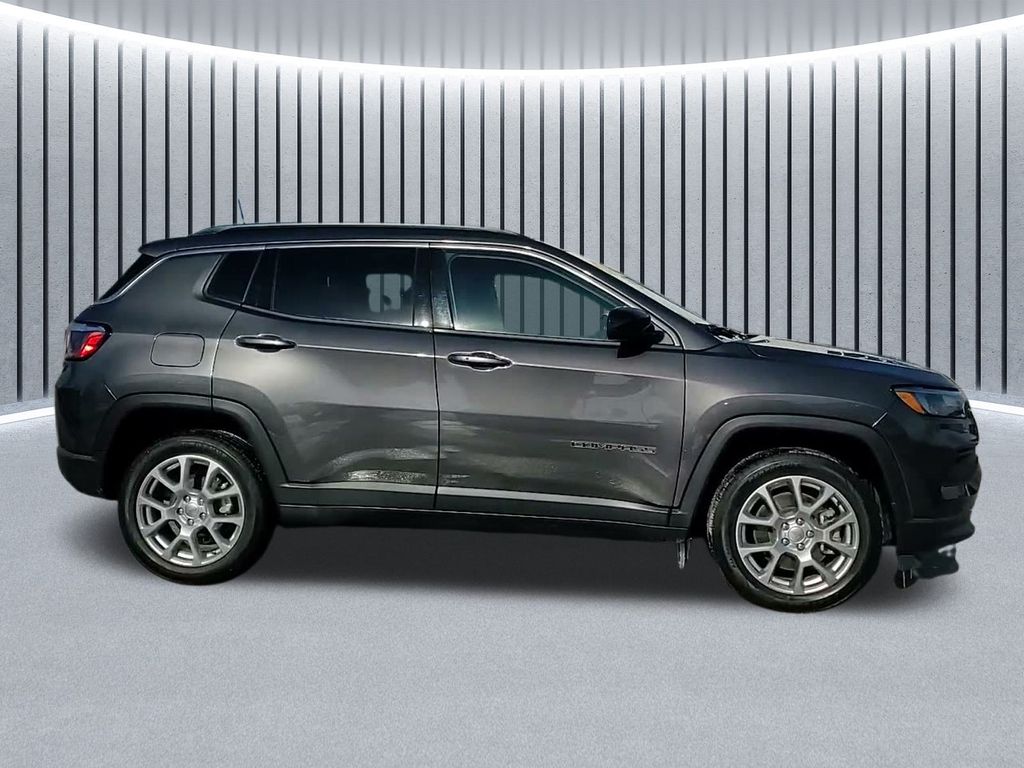 2023 Jeep Compass Latitude Lux - Photo 5