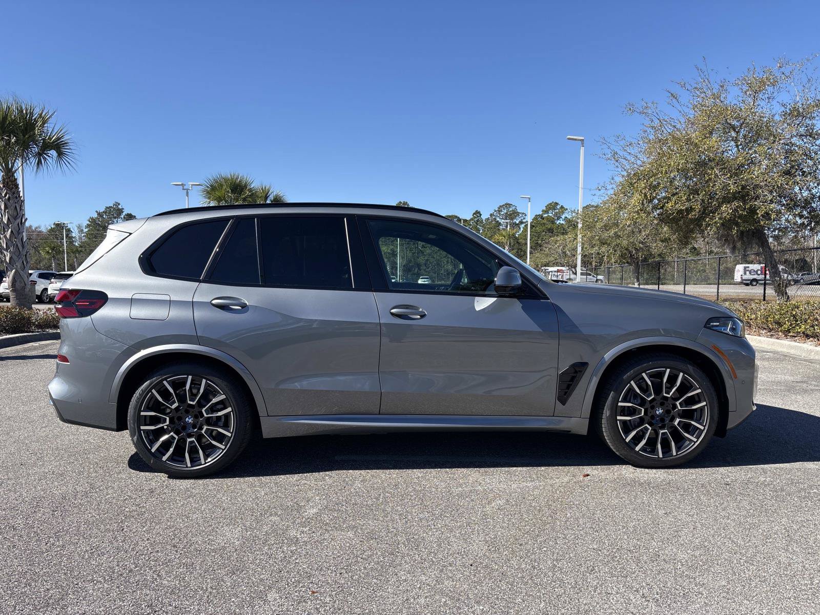 2026 BMW X5 50e - Photo 3