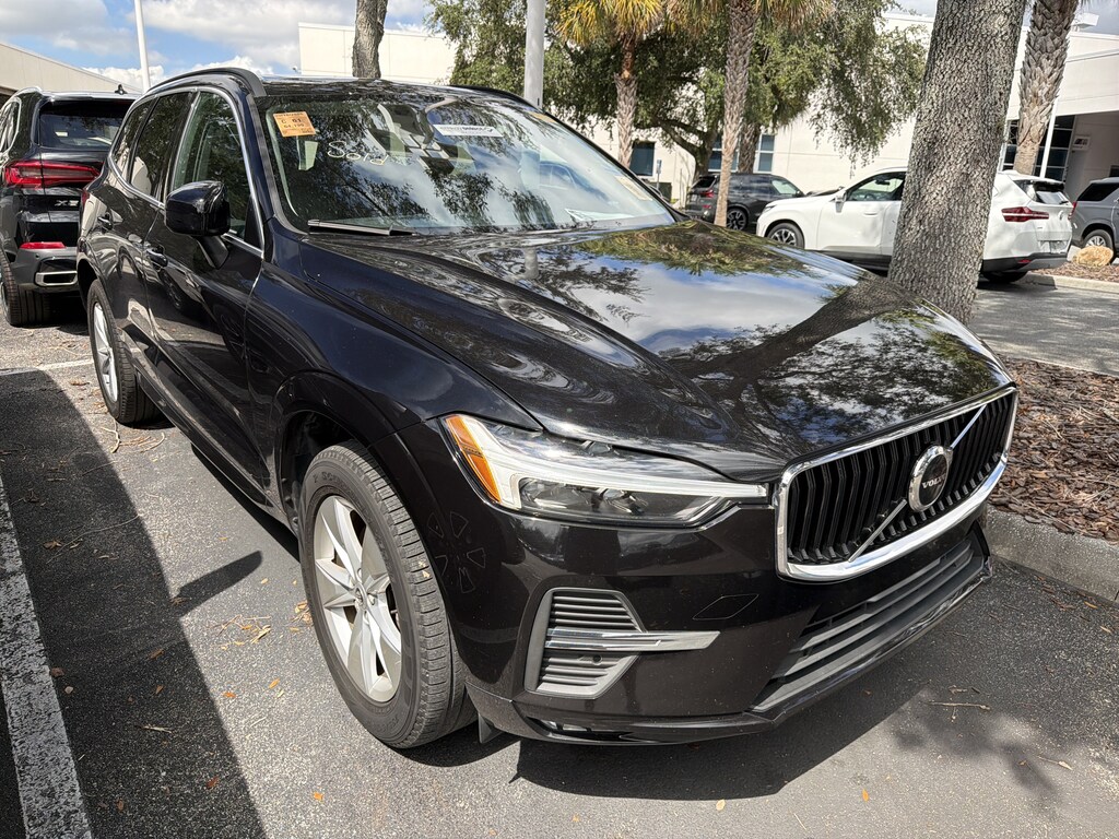 Used 2022 Volvo XC60 Momentum B5 AWD Momentum
