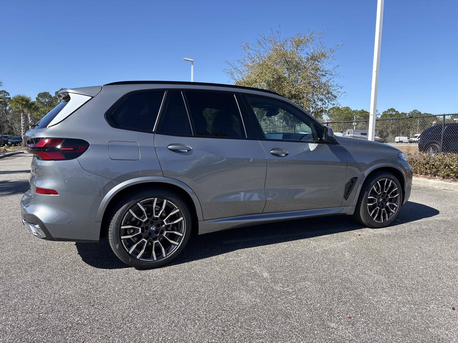 2026 BMW X5 50e - Photo 4