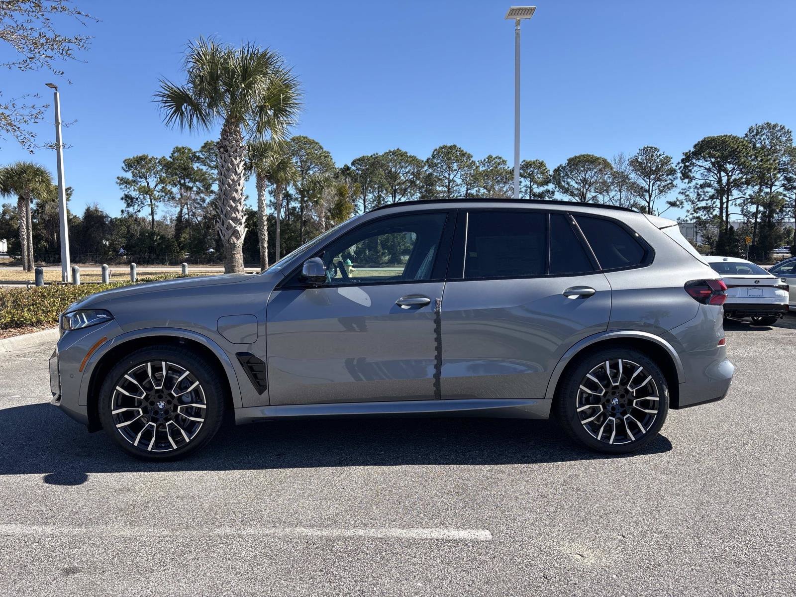 2026 BMW X5 50e - Photo 7