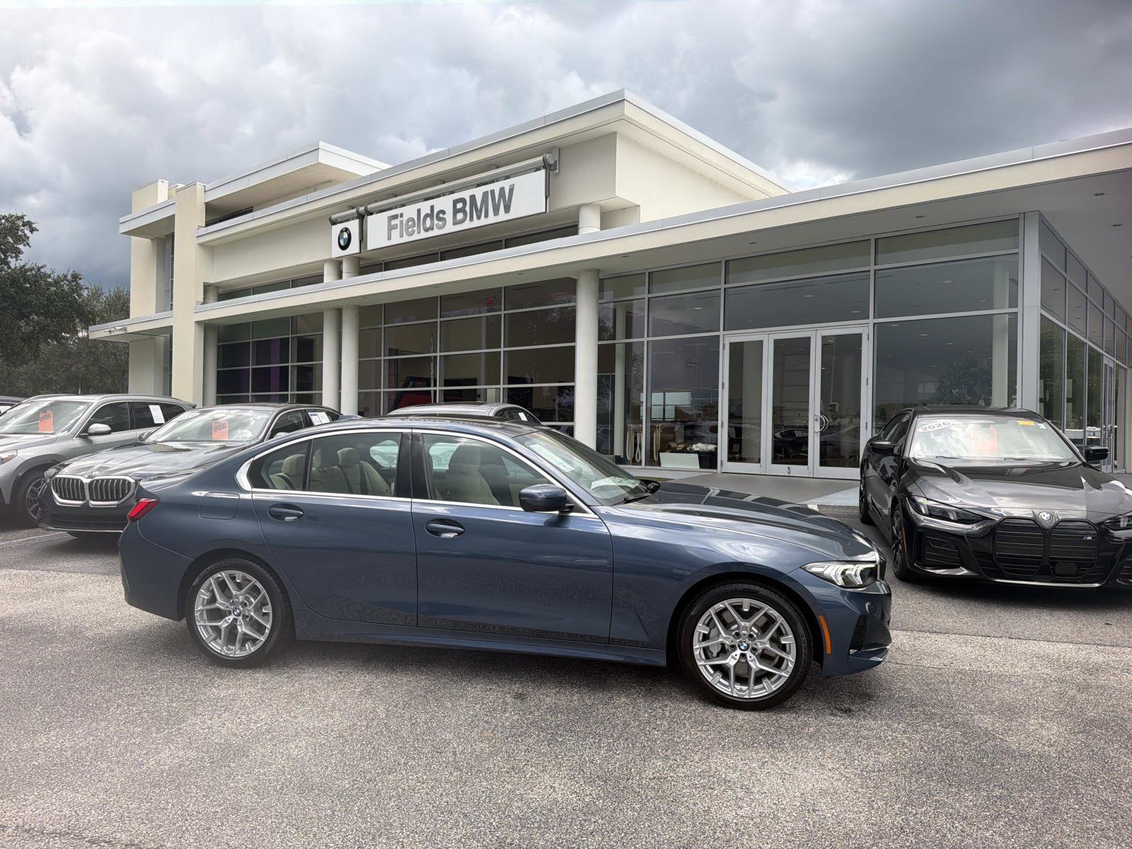  BMW 330i