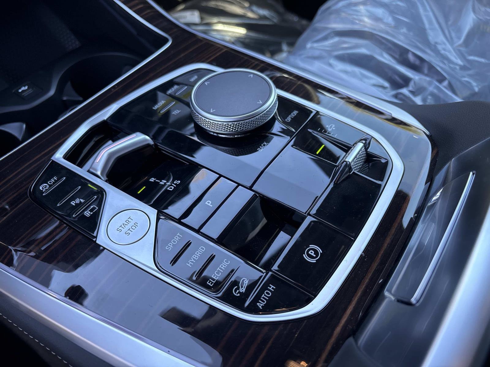 2026 BMW X5 50e - Photo 27