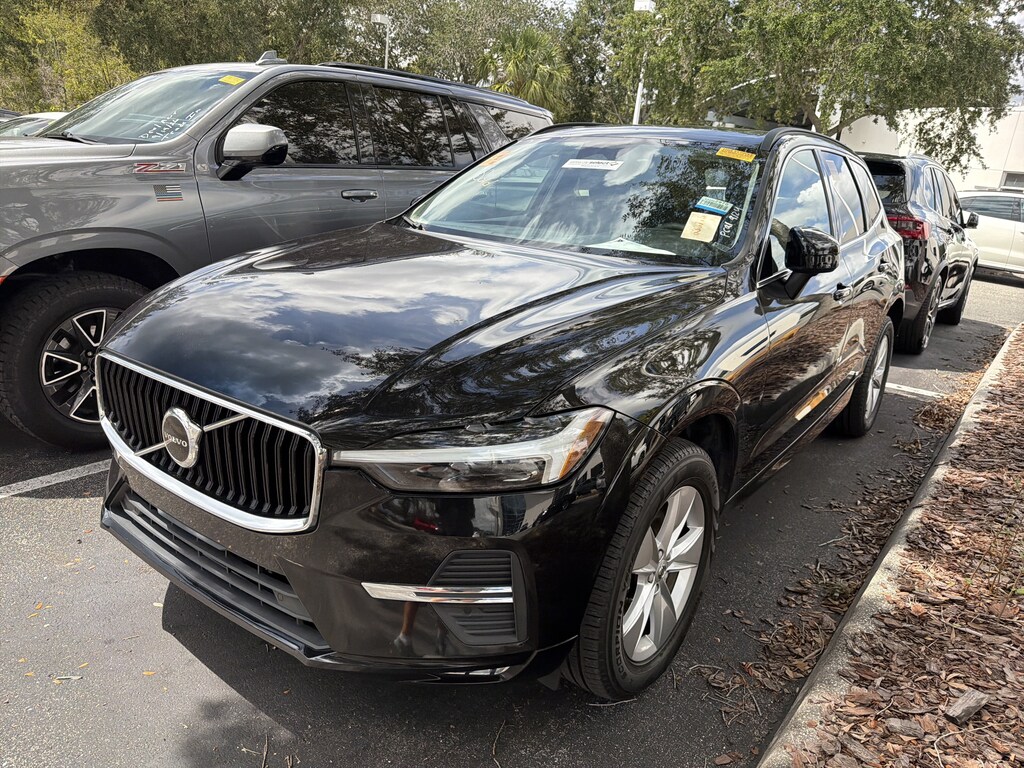 Used 2022 Volvo XC60 Momentum B5 AWD Momentum