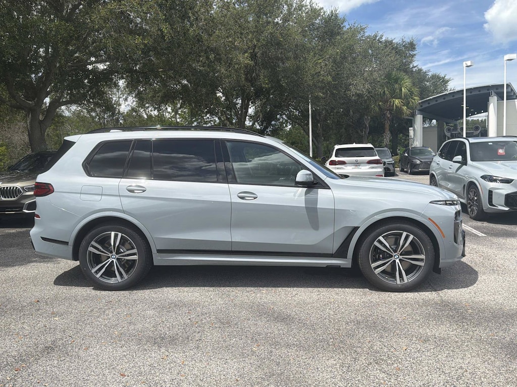 New 2027 BMW X7 xDrive40i SUV
