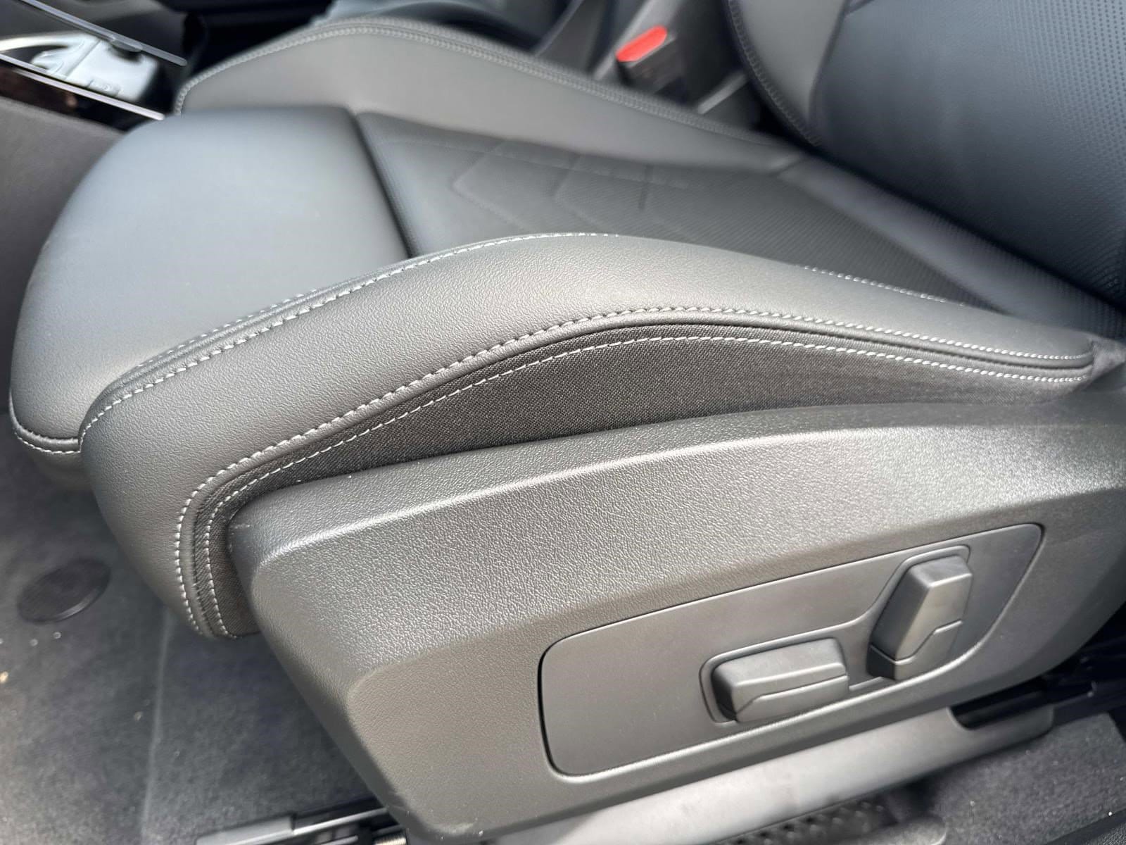 2026 BMW X2 28i - Photo 18