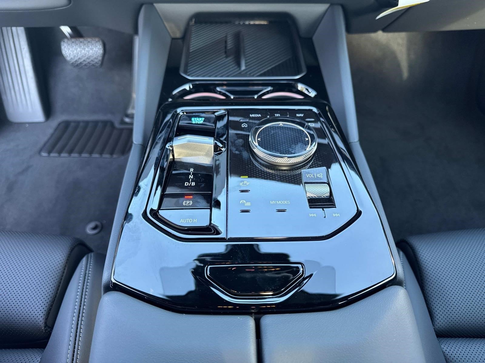 2026 BMW i5 40 - Photo 25