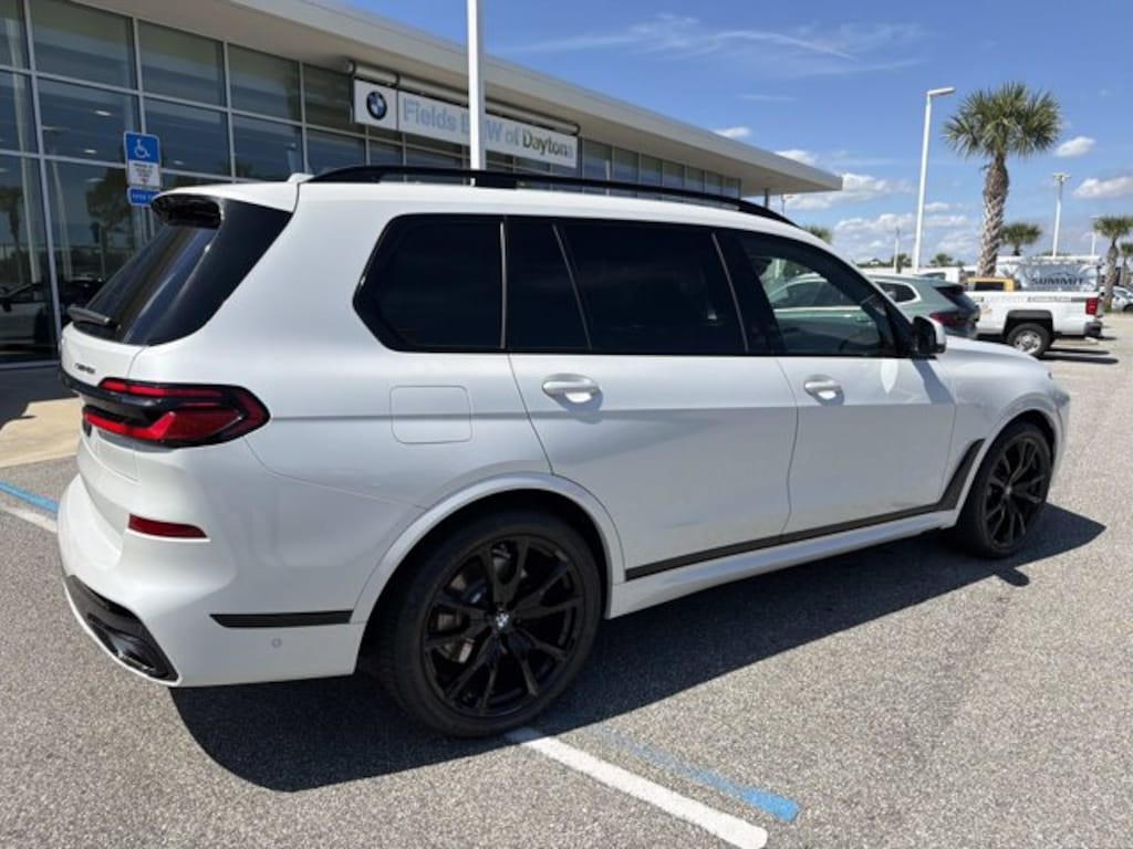New 2026 BMW X7 xDrive40i xDrive40i Sports Activity Vehicle
