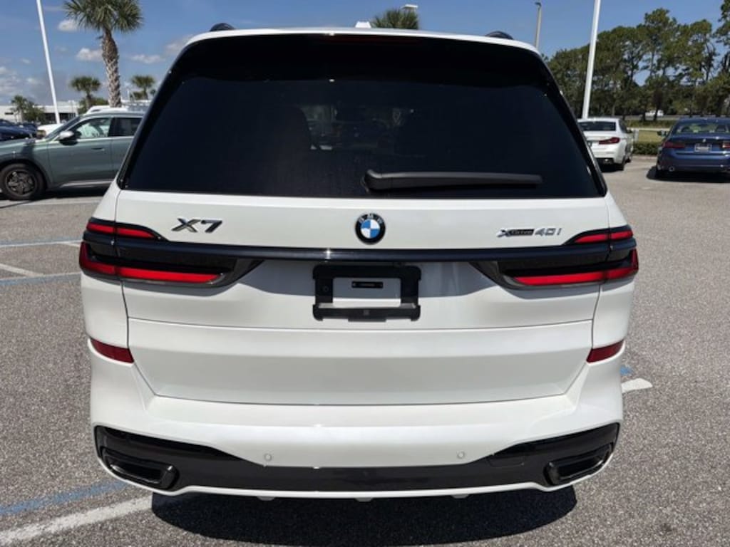 New 2026 BMW X7 xDrive40i xDrive40i Sports Activity Vehicle