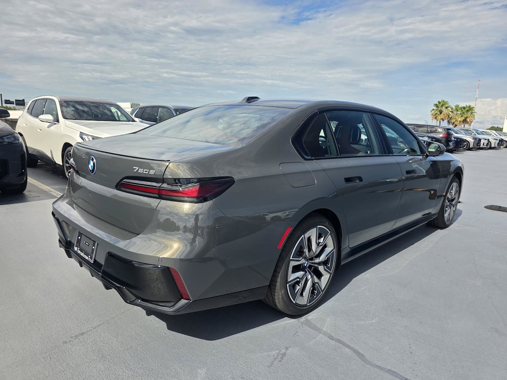 New 2026 BMW 750e 750e xDrive Sedan