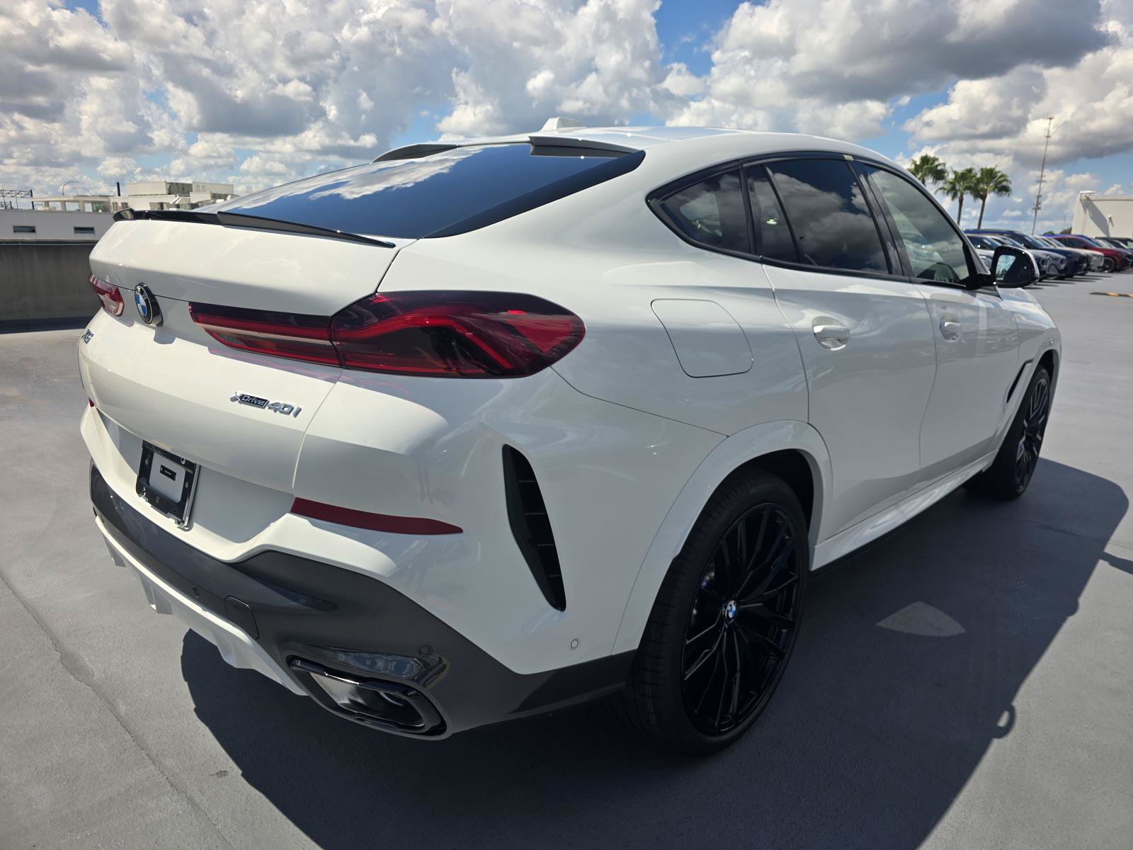 New 2027 BMW X6 xDrive40i SUV