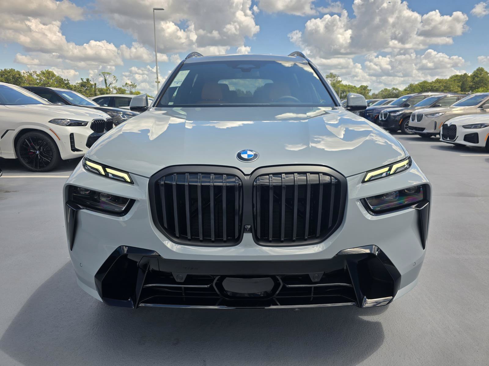 New 2027 BMW X7 xDrive40i SUV