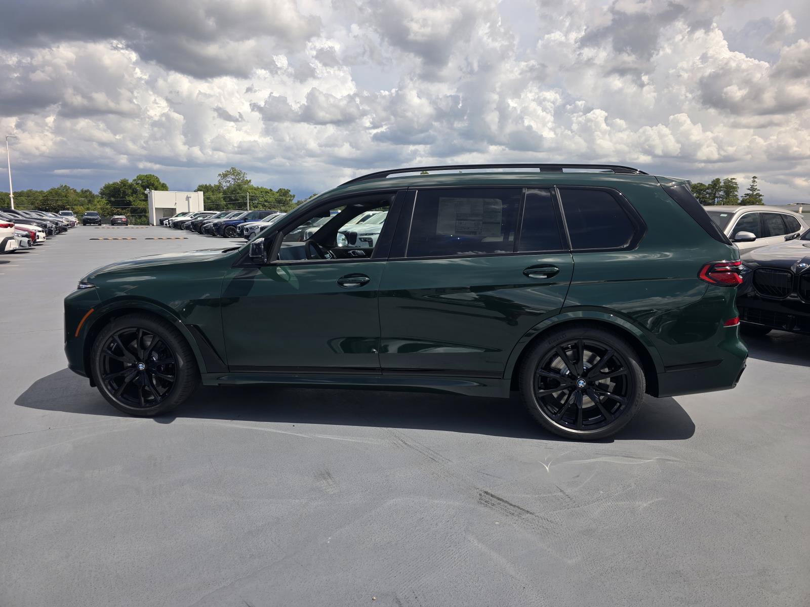 New 2027 BMW X7 M60i SUV