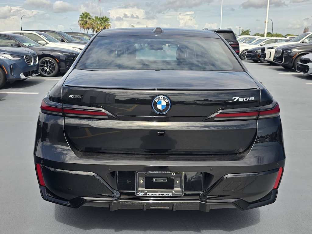 New 2026 BMW 750e xDrive Sedan