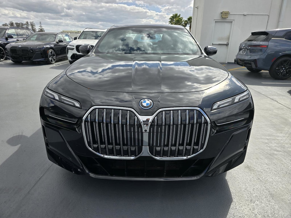 New 2026 BMW 750e xDrive Sedan