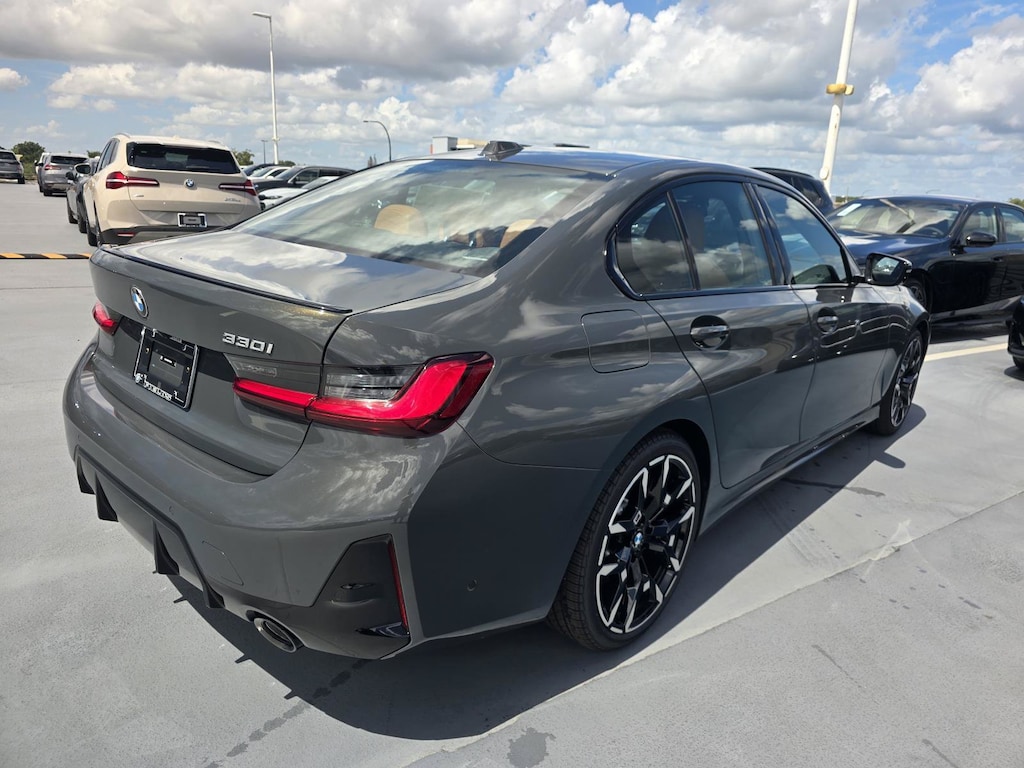 New 2026 BMW 330i Sedan