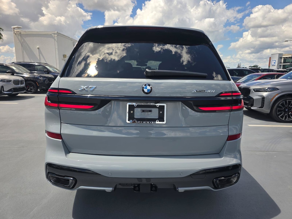 New 2027 BMW X7 xDrive40i SUV
