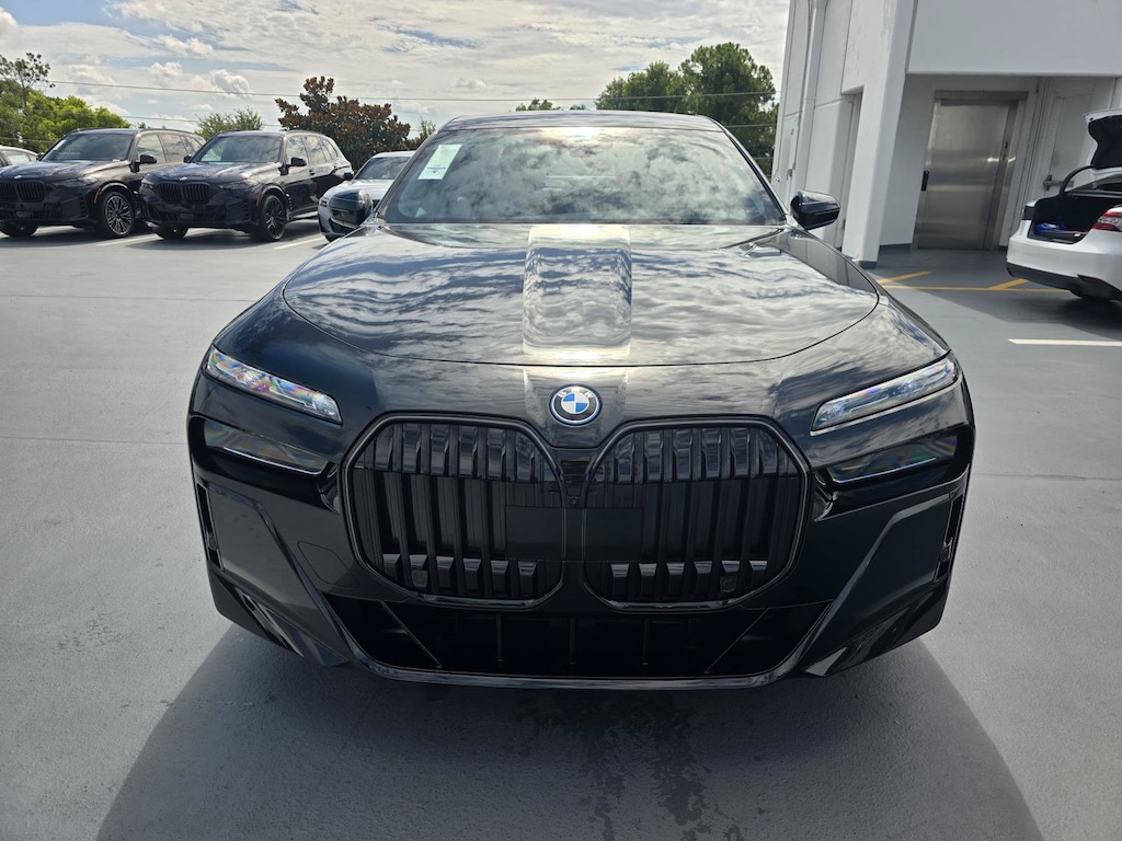 New 2026 BMW 750e xDrive Sedan