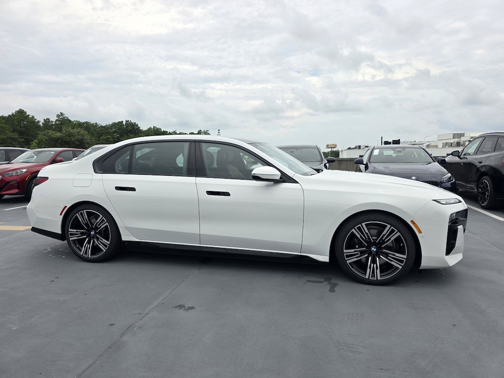 New 2026 BMW 750e xDrive Sedan