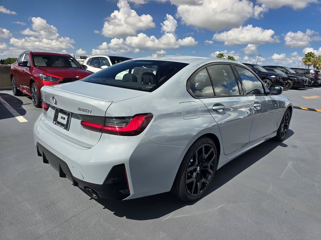 New 2026 BMW 330i Sedan