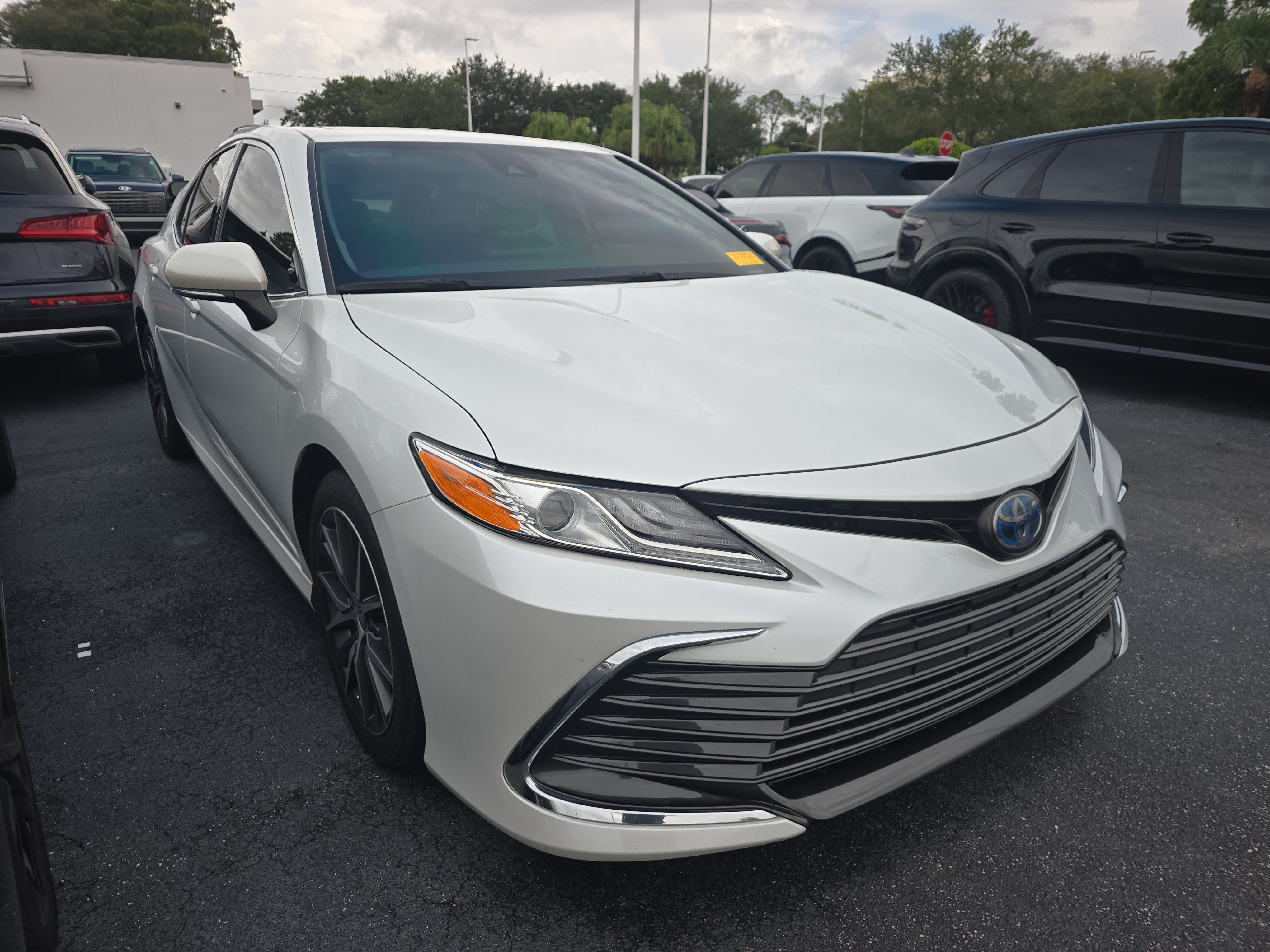 Used 2022 Toyota Camry Hybrid XLE Hybrid XLE CVT
