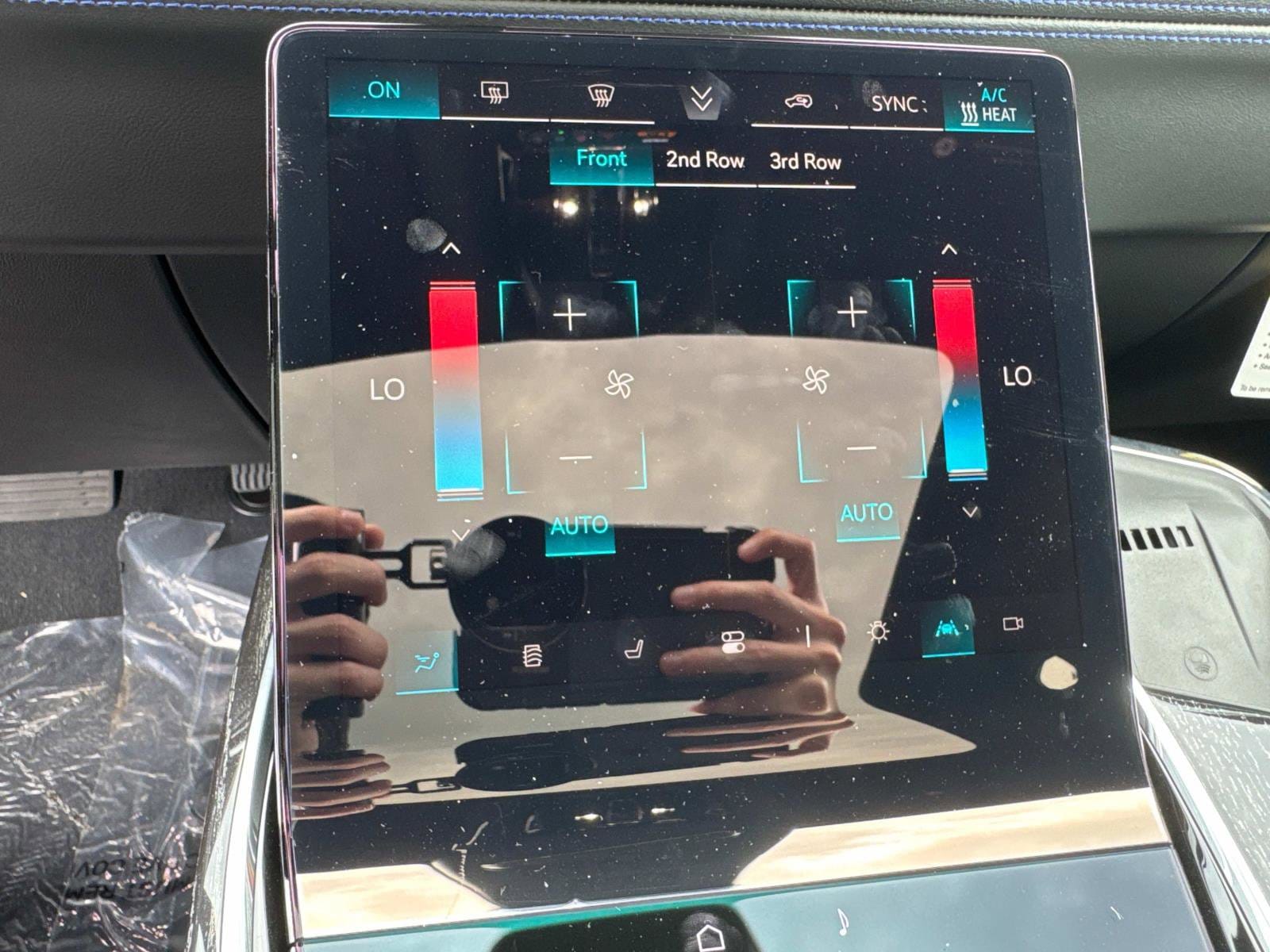 2025 Cadillac Escalade IQ Luxury 1 - Photo 19