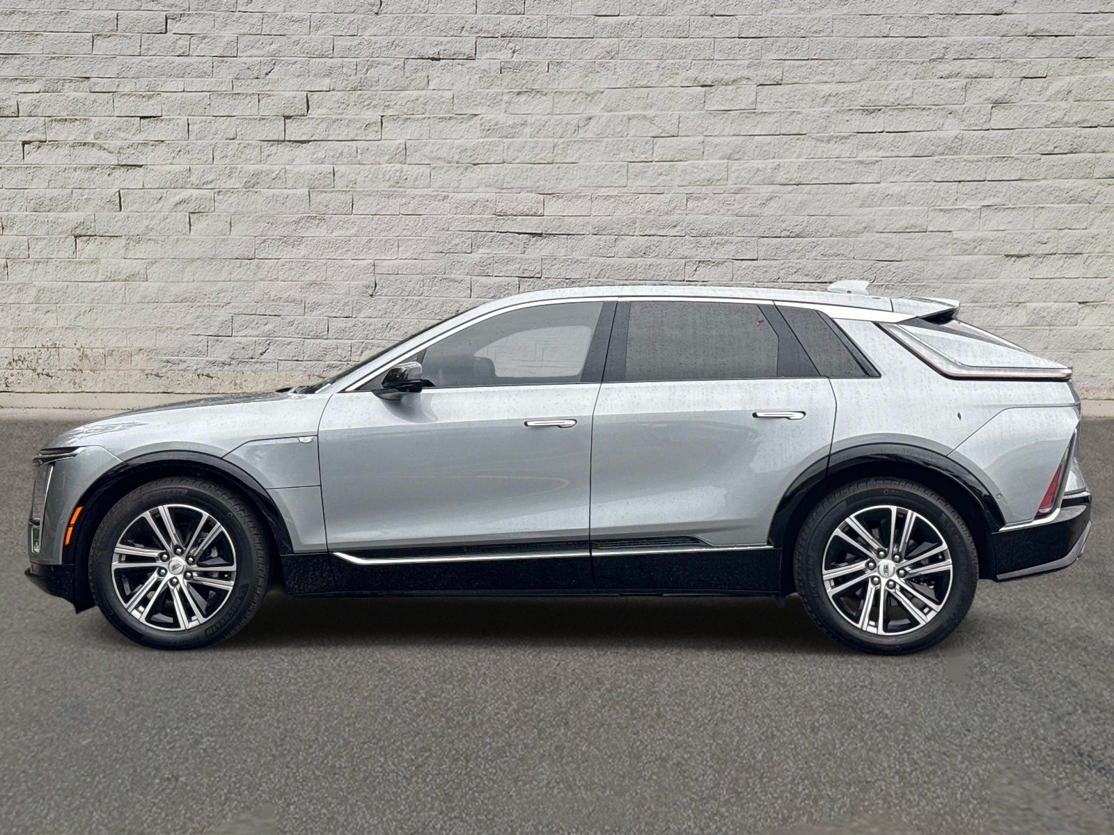 Used 2024 CADILLAC LYRIQ Luxury 1 SUV