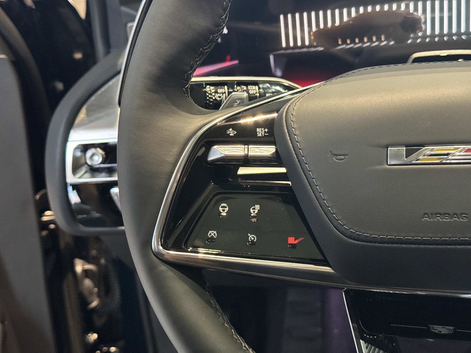 2026 Cadillac LYRIQ V Premium - Photo 24