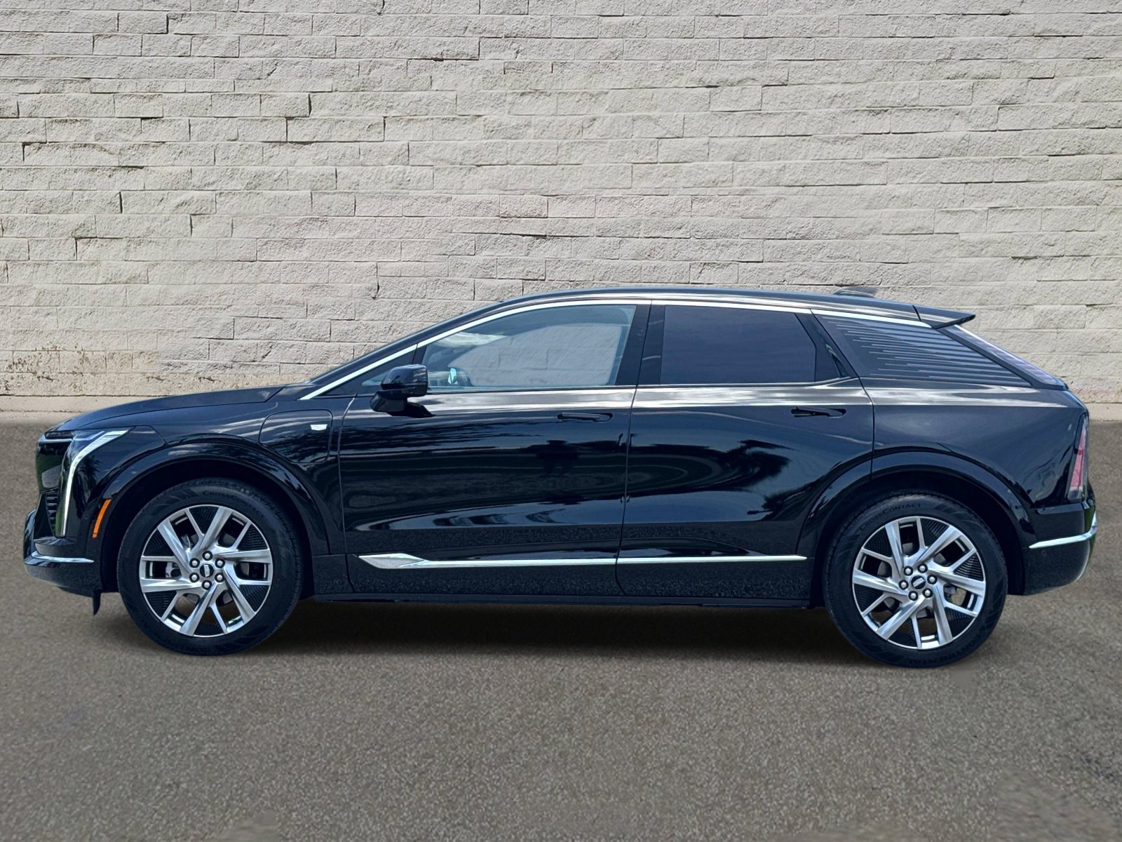 Used 2025 CADILLAC OPTIQ Luxury 2 SUV