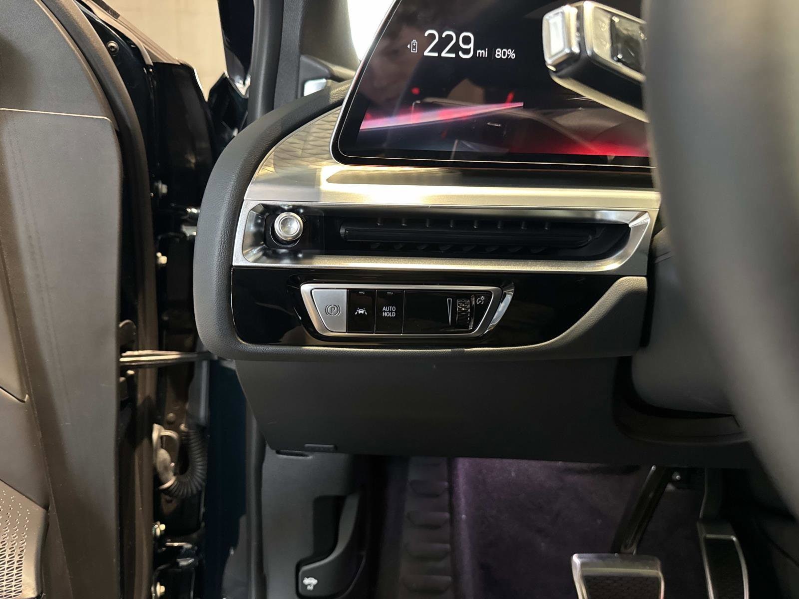 2026 Cadillac LYRIQ V Premium - Photo 26