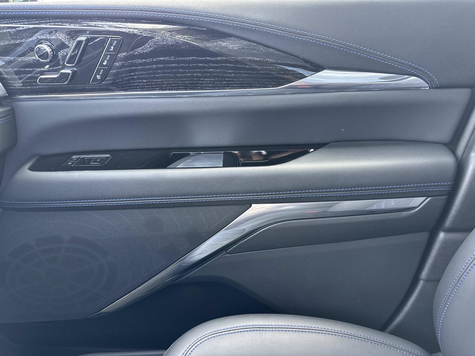 2025 Cadillac Escalade IQ Sport 1 - Photo 23