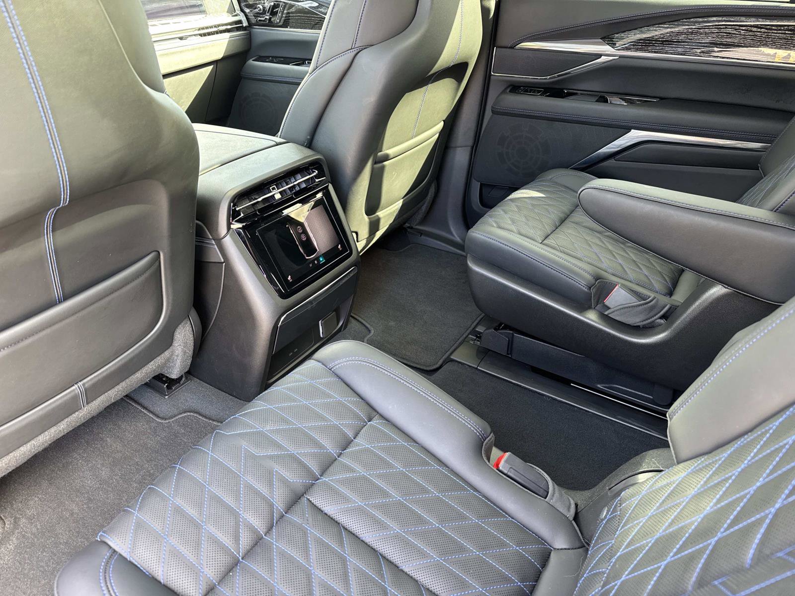 2025 Cadillac Escalade IQ Sport 1 - Photo 13