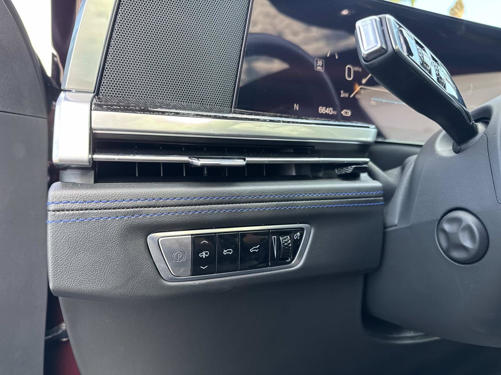 2025 Cadillac Escalade IQ Sport 1 - Photo 32